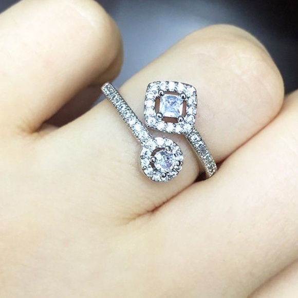 Black Diamond Jewelry - NEW NATURAL WHITE SAPPHIRE 925 STAMPED SILVER RING SIZE 8 ONLY